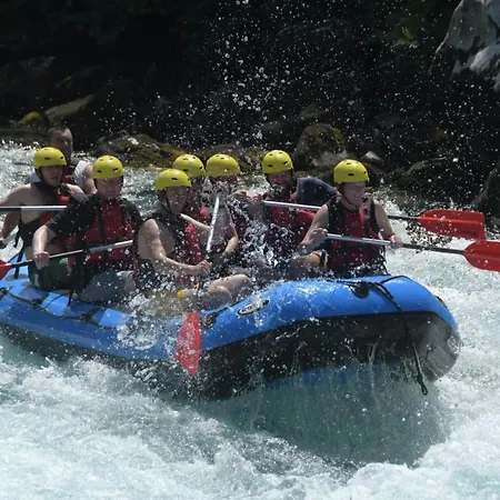 Rafting Camp شقة فوتشا