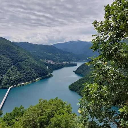 Διαμέρισμα Rafting Camp *